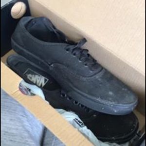 Black lo pro Vans